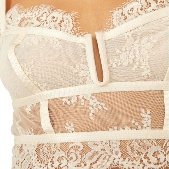 FP Intimately - S, M - Layer in Lace Bustier Underwire Bra Ivory Free People - Picture 3 of 9